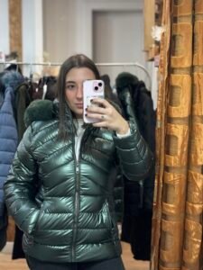 Quispo de senhora com capuz